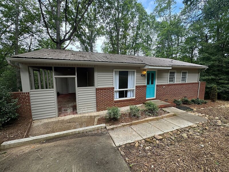 1st image of 656 N Chestatee St