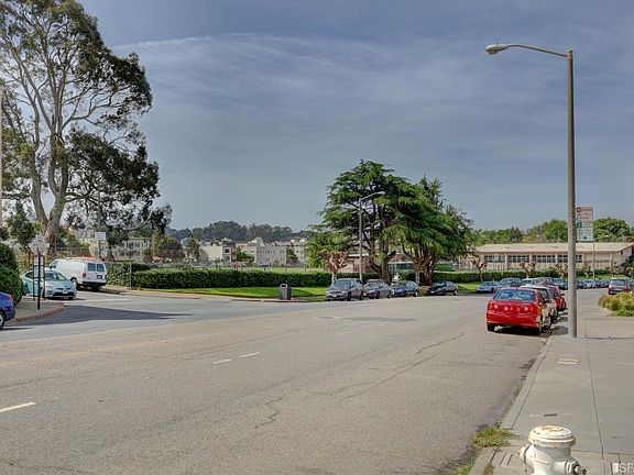 3rd image of 89 Stanyan St