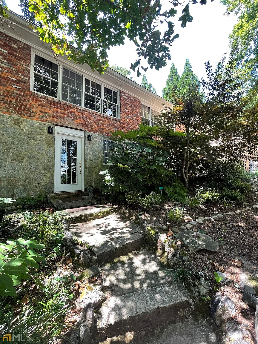 2978 Jodeco Dr photo 1