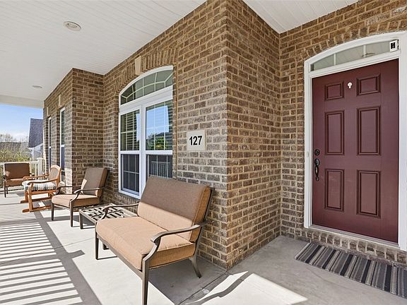 5th image of 127 Olivia Ave