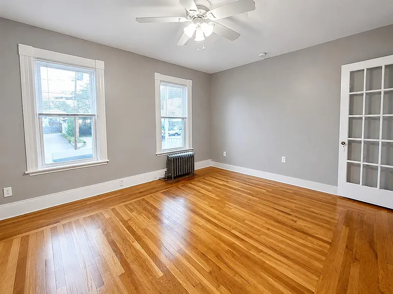 537 Howe St #1F — Photo 11