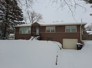 613 S 68th St, Omaha, NE 68106