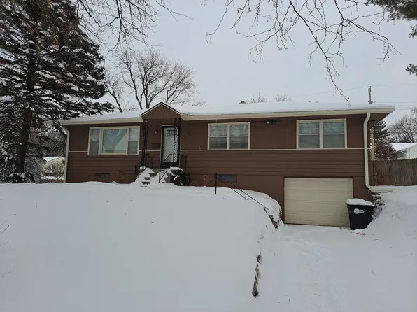 613 S 68th St, Omaha, NE 68106