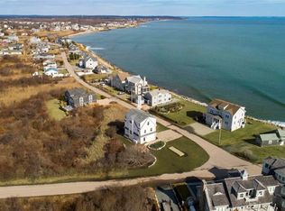 81 Calef Ave, Narragansett, RI 02882