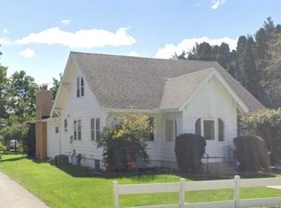 217 Randall Pl, Elkhorn, WI