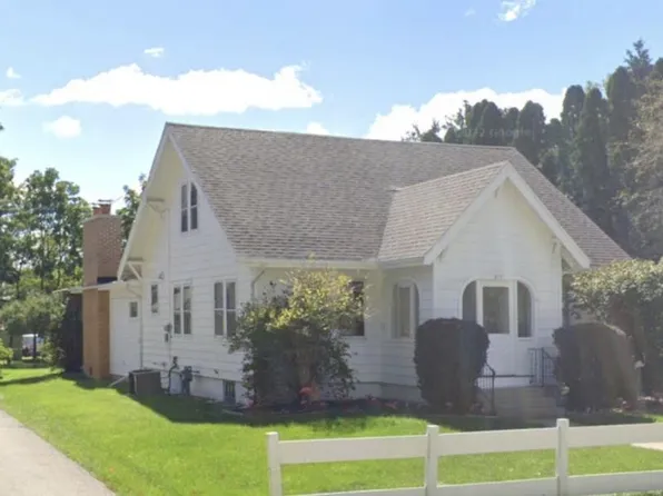 217 Randall PLACE, Elkhorn, WI 53121