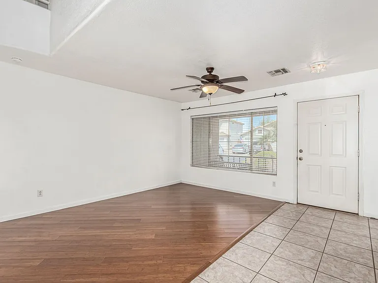 12823 W Ash St — Photo 4