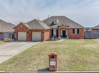 10820 Taylor Paige Dr, Midwest City, OK 73130