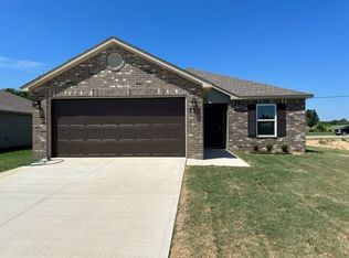 2315 S Silver St, Siloam Springs, AR 72761