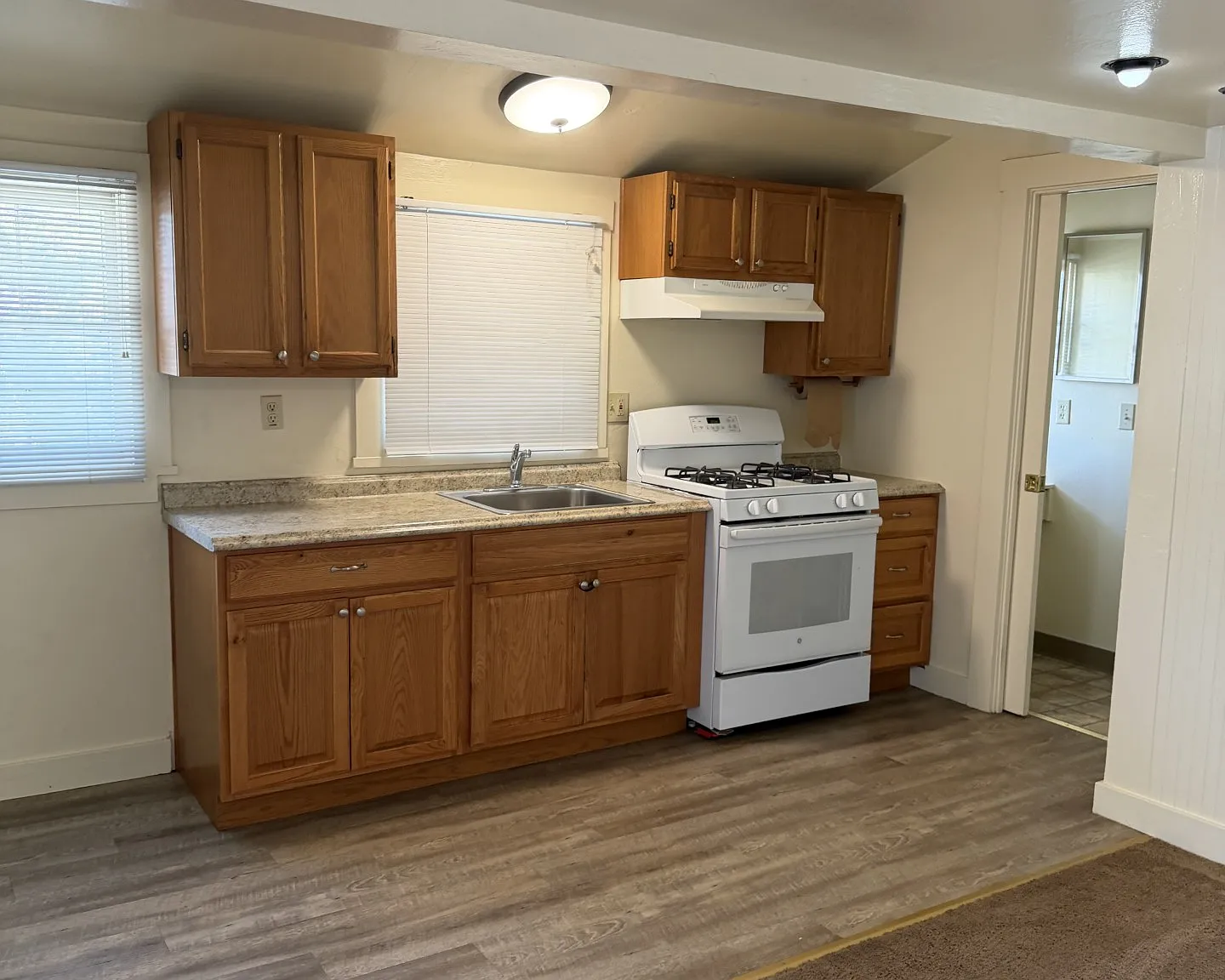 1 bed, 800 sqft, $2,200 — Photo 1