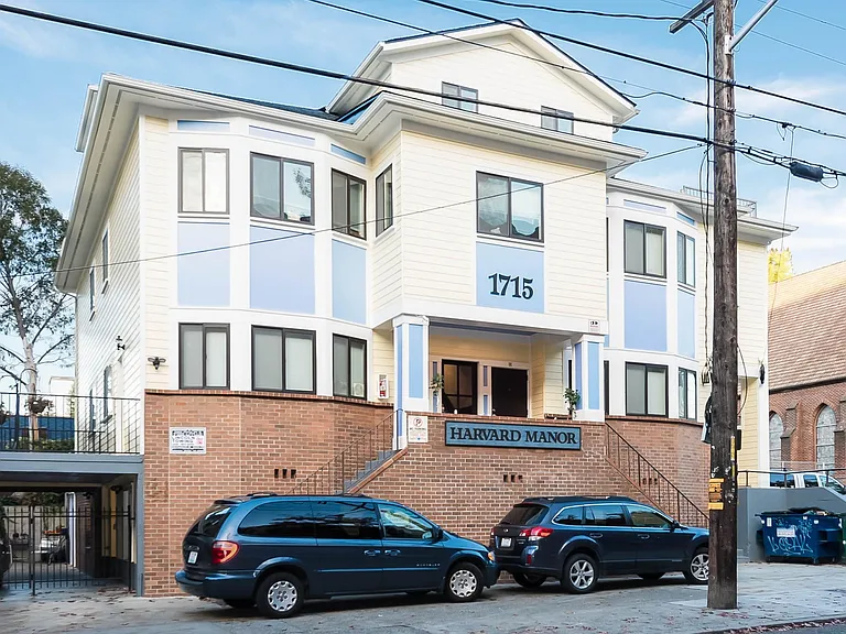 1715 Harvard Ave #4 — Photo 2