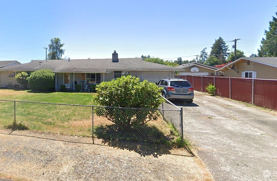 1st image of 1124 140th Street E