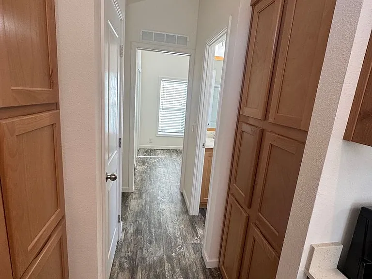 2646 Sharon Ave — Photo 10