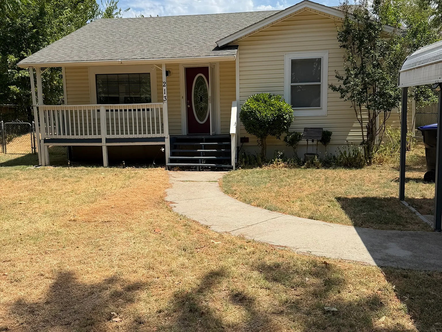 3 bed, 966 sqft, $1,100 — Photo 1