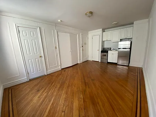 Rented by Waverly Realty Associates | media 4