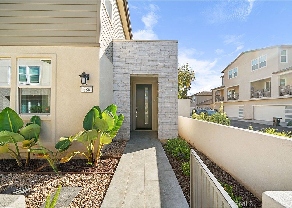 1st image of 386 Chorus