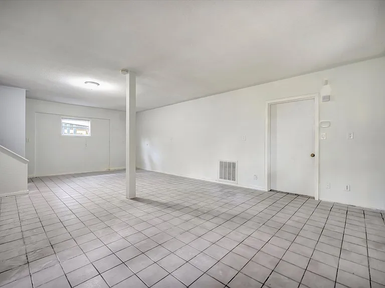 631 Harbor Ave — Photo 26