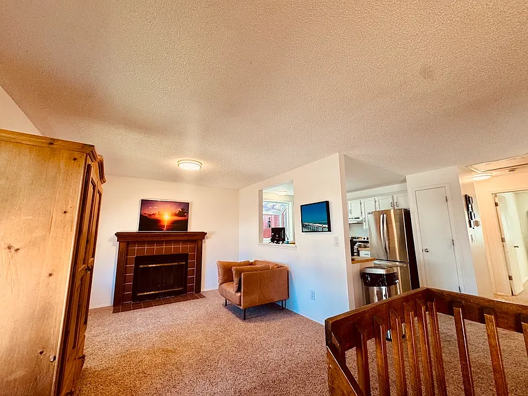 323 S Jefferson Ave — Photo 4