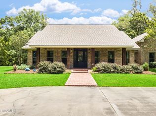 411 Hidden Village Dr, Washington, LA 70589