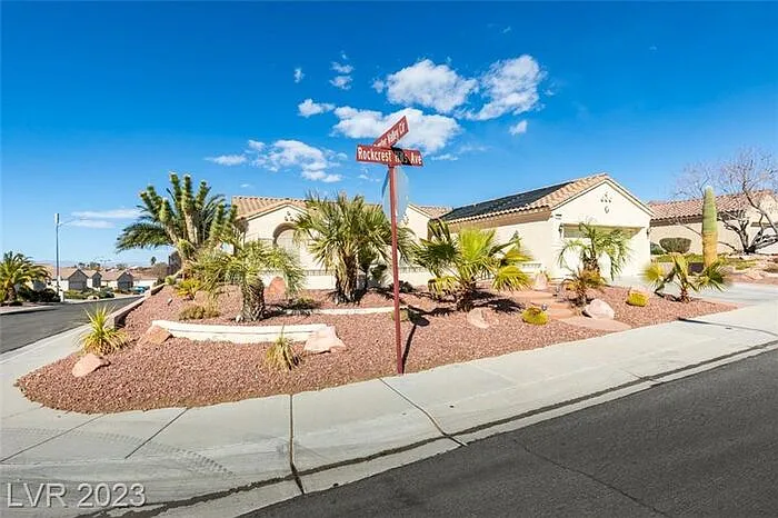 2 bed, 2.5 bath, 2458 sqft, $3,095 — Photo 2