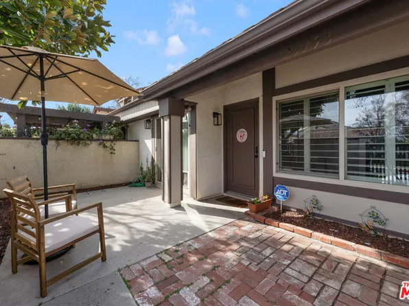 25795 Vista Fairways Dr, Santa Clarita, CA 91355