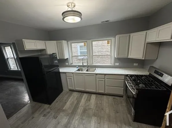9029 S Laflin St APT 3, Chicago, IL 60620