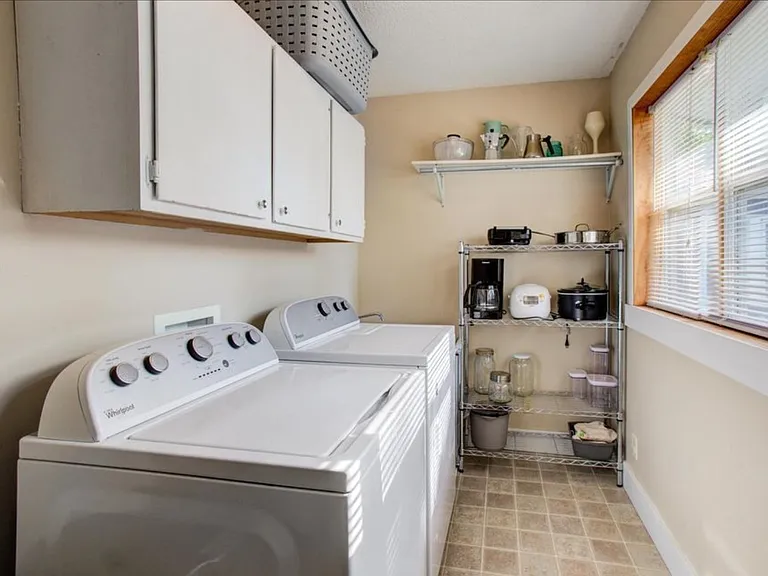 2623 Jackson St NE — Photo 21