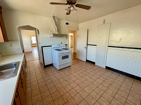 3rd image of 238 Corey Rd