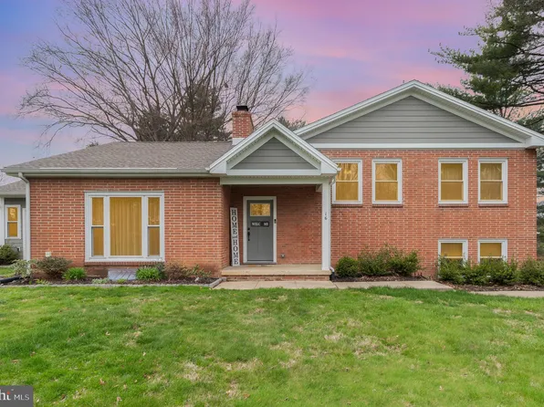 16 Circle Dr, Carlisle, PA 17015