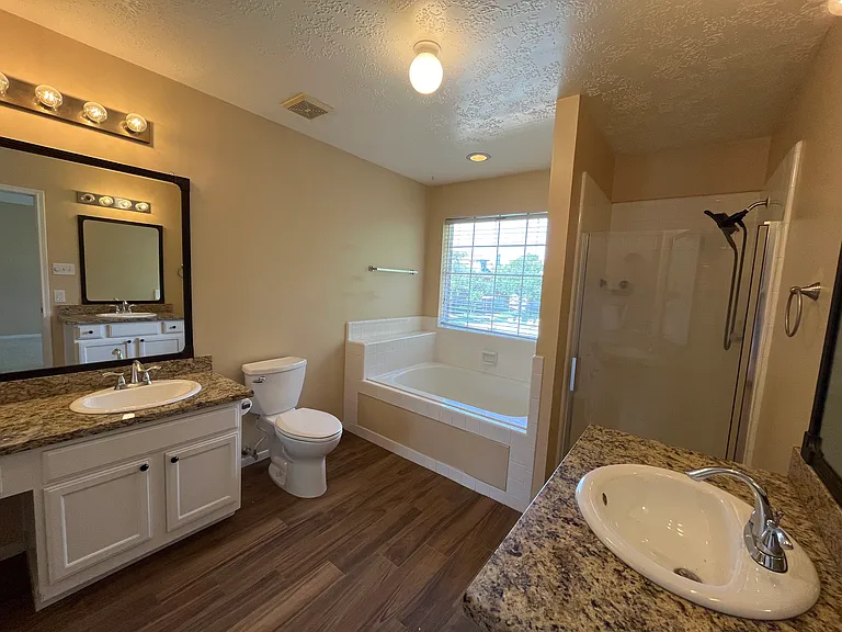 1437 El Camino Village Dr — Photo 12