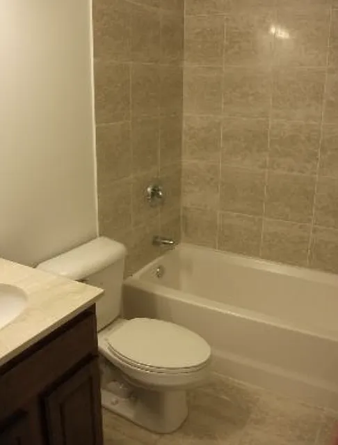 2 bed, 800 sqft, $1,400 — Photo 2