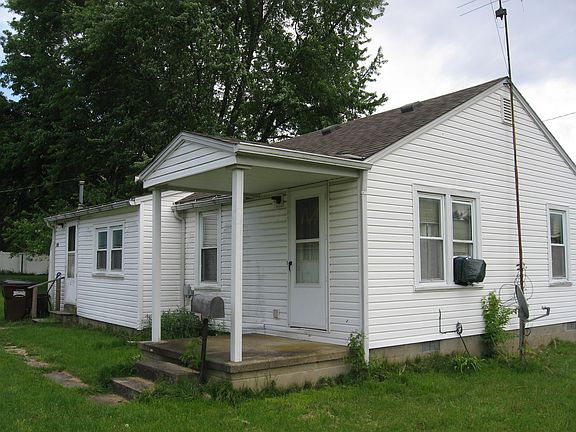 3rd image of 140 E Lewis Ave