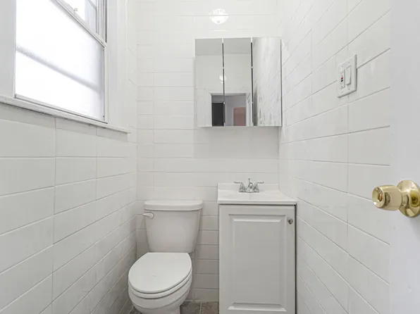 5618 Sylvan Avenue image 19 of 30