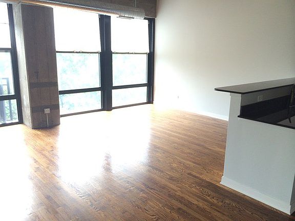 4th image of 1151 W 15th St Unit 303