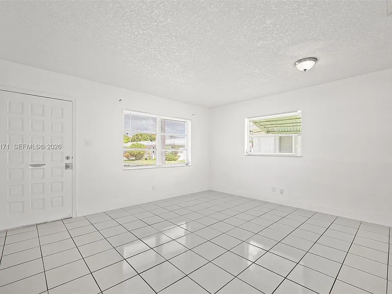 7004 NW 67th Ave — Photo 8