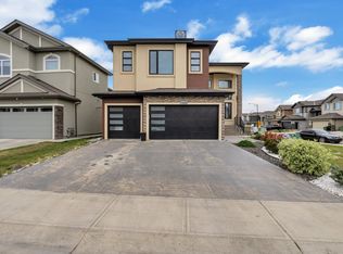 1460 25th St NW, Edmonton, AB T6T 2K7