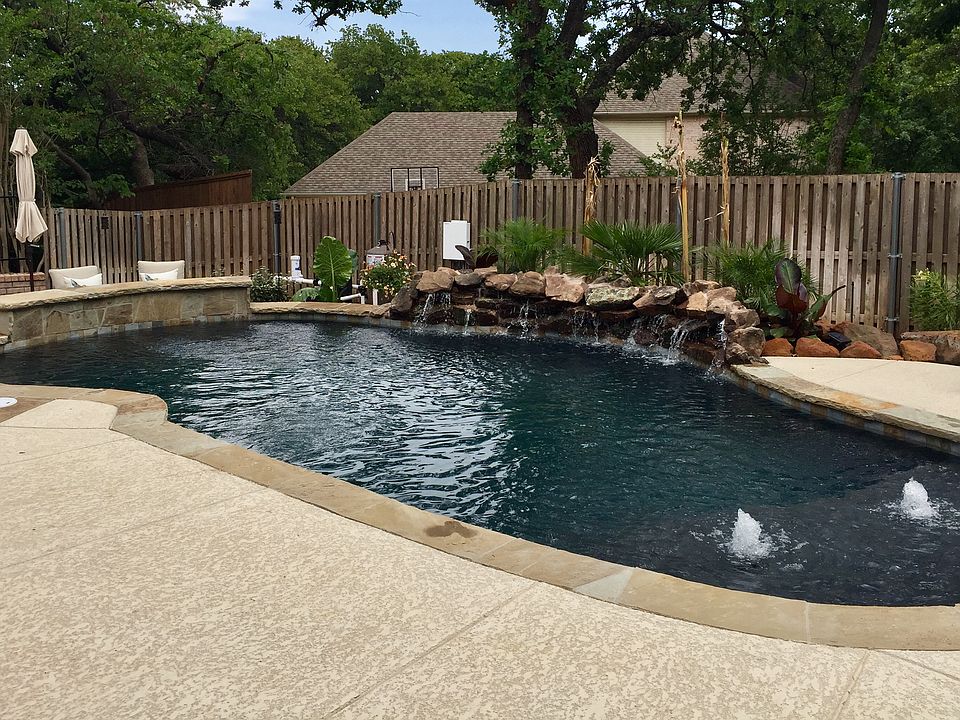 1st image of 704 Shadow Glen Dr