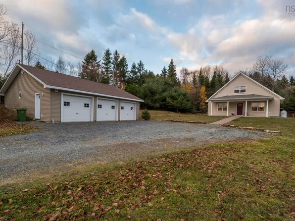 21 Tanner Frederick Rd, Halifax, NS B3Z 2R8