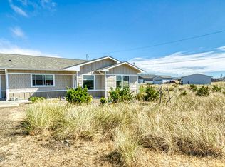 1960 NW Admiralty Cir, Waldport, OR 97394