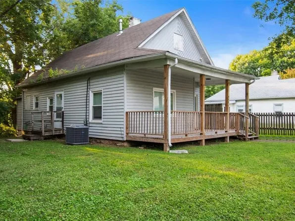 908 N High St, Sugar Creek, MO 64054