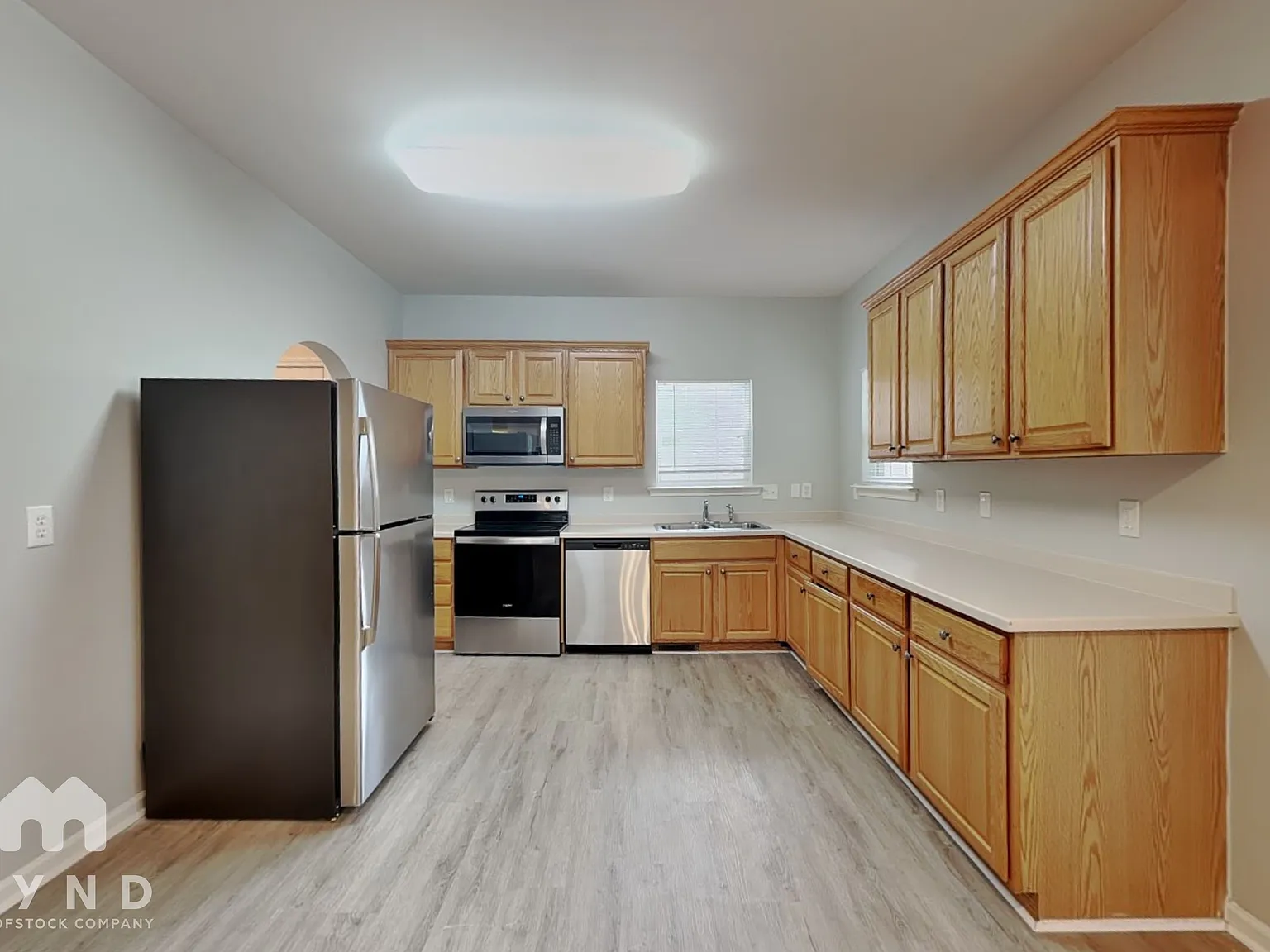 3 bed, 3.0 bath, 1784 sqft, $2,040 — Photo 3