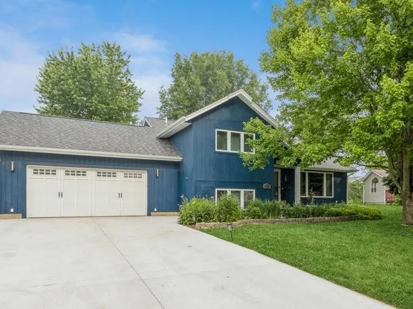 705 28th Ave, Amana, IA 52203