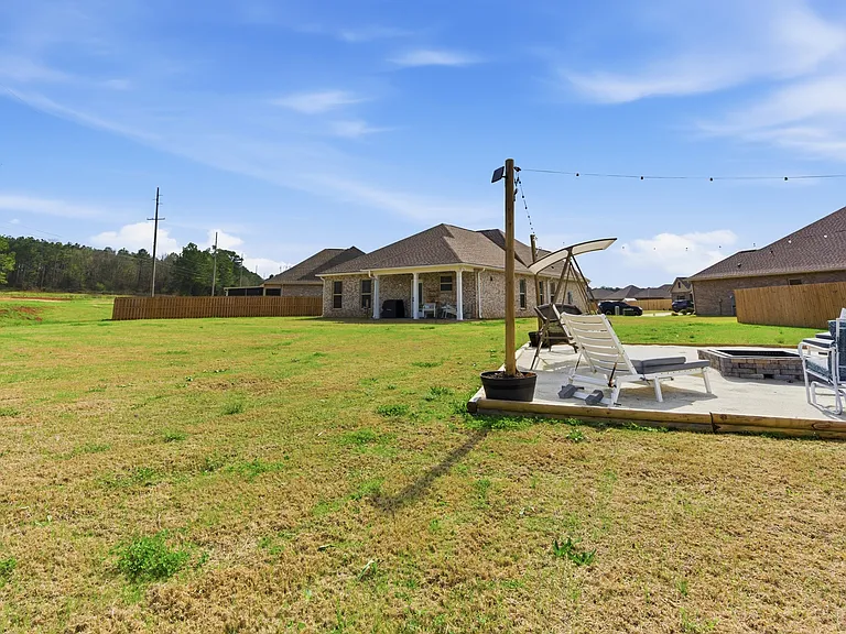 221 Willie Sanders Dr — Photo 25