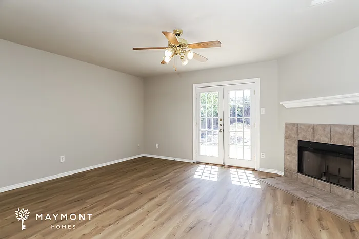 4 bed, 2.5 bath, 2468 sqft, $2,045 — Photo 4