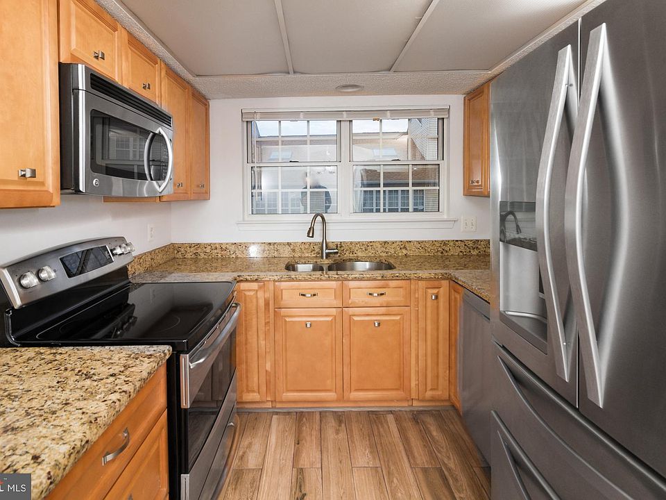 1st image of 12104 Greenwood Ct #154