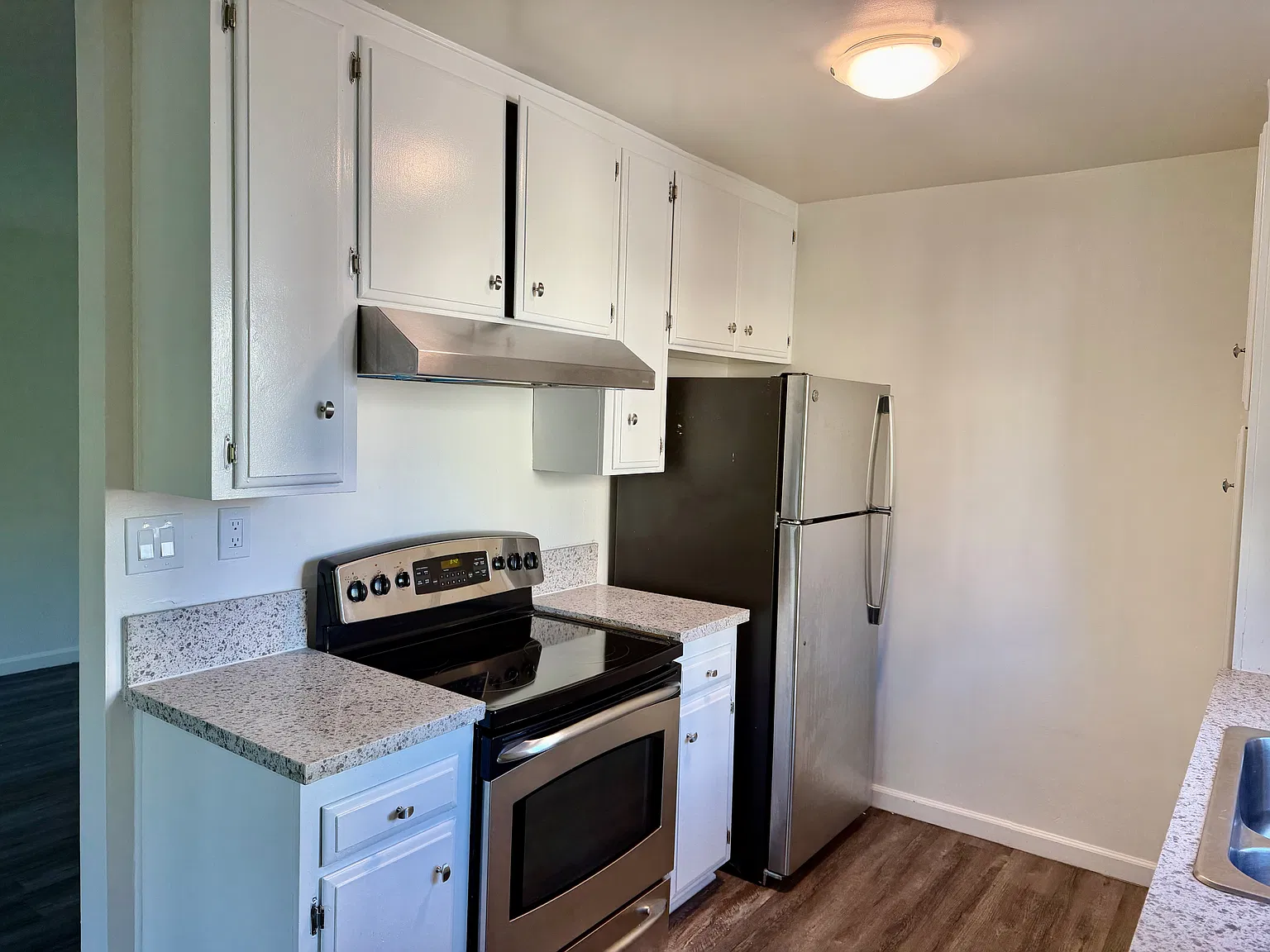 2 bed, 1.5 bath, 960 sqft, $2,475 — Photo 4