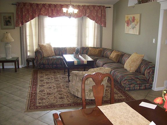2nd image of 468 Harland Ave #1