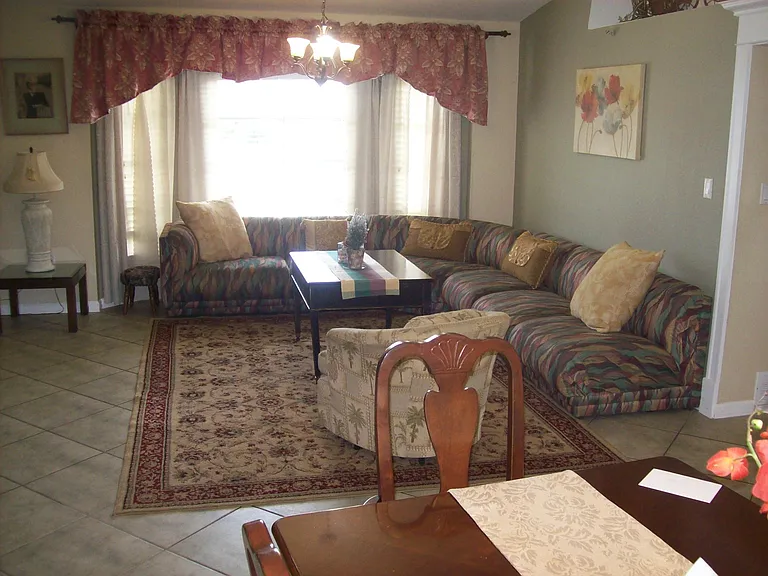468 Harland Ave #1 — Photo 2