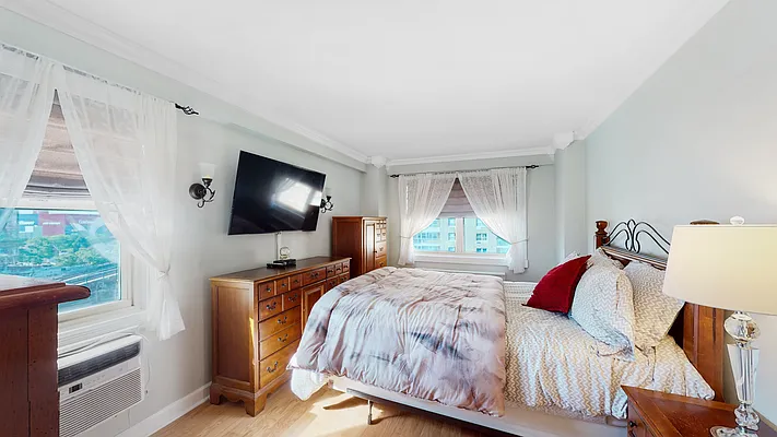 Sold by NYC Realty Brokers LLC | media 20