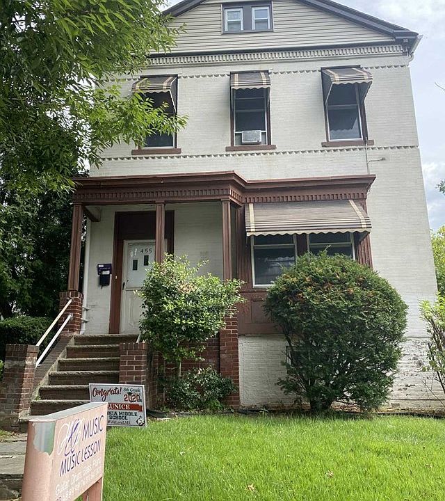 1st image of 455 Broad Ave